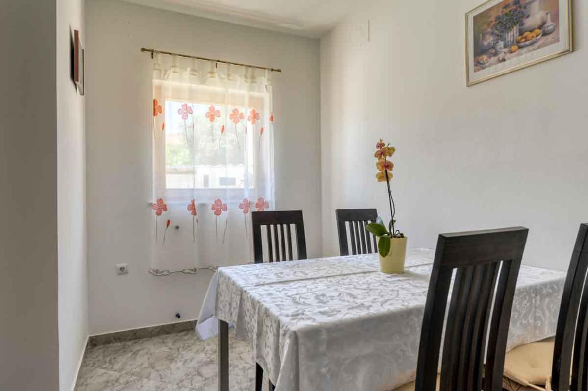 House Melly With Swimming Pool Rovinjsko Selo Exterior foto