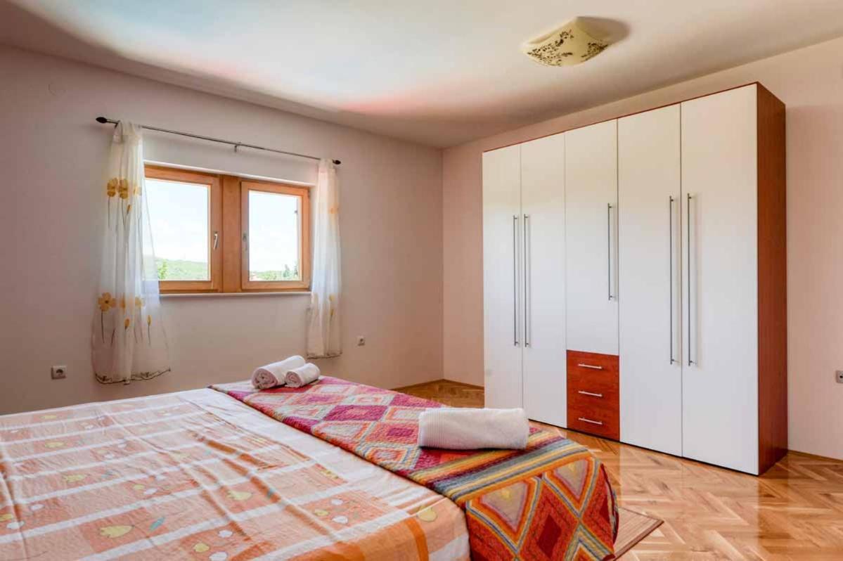 House Melly With Swimming Pool Rovinjsko Selo Exterior foto