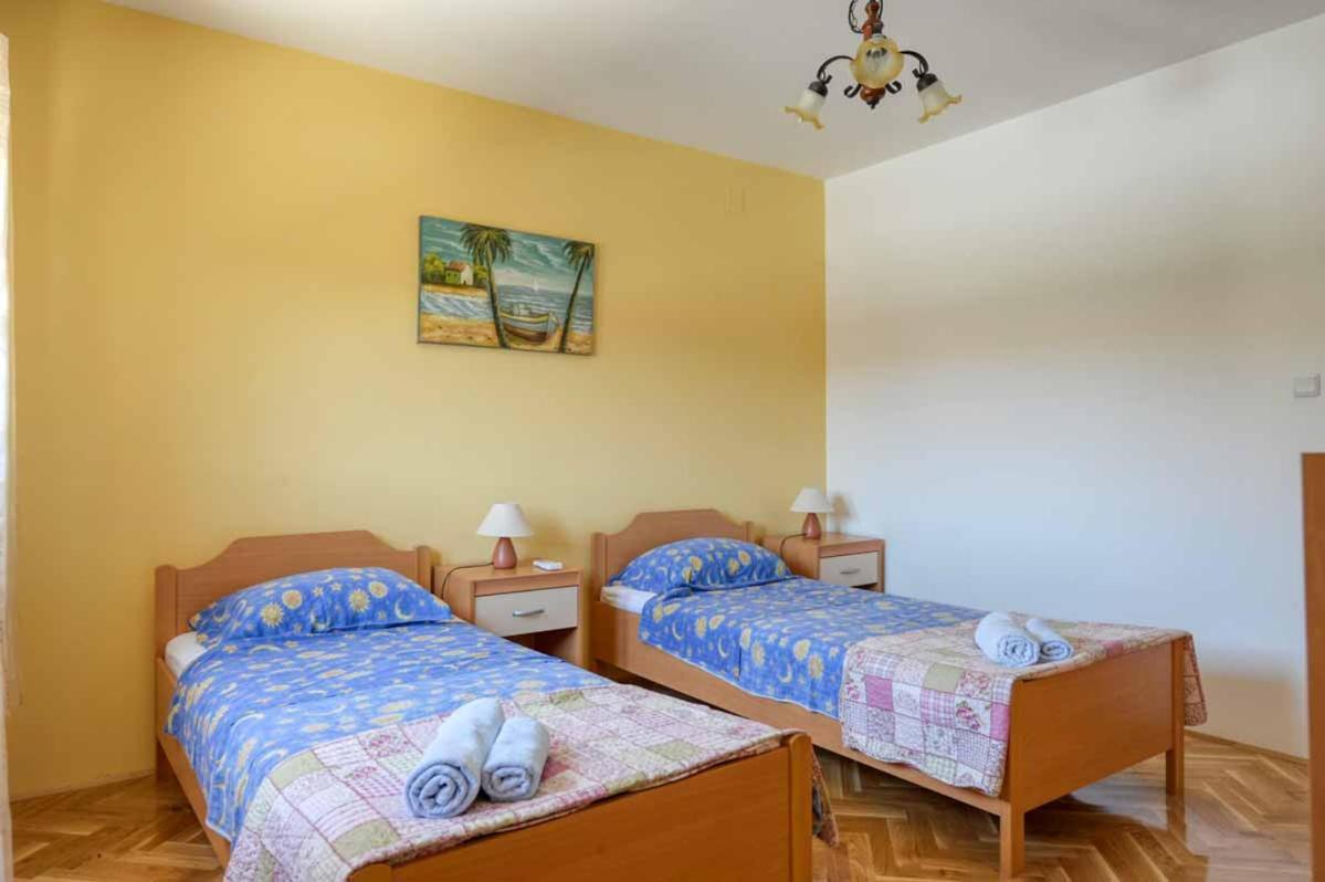 House Melly With Swimming Pool Rovinjsko Selo Exterior foto